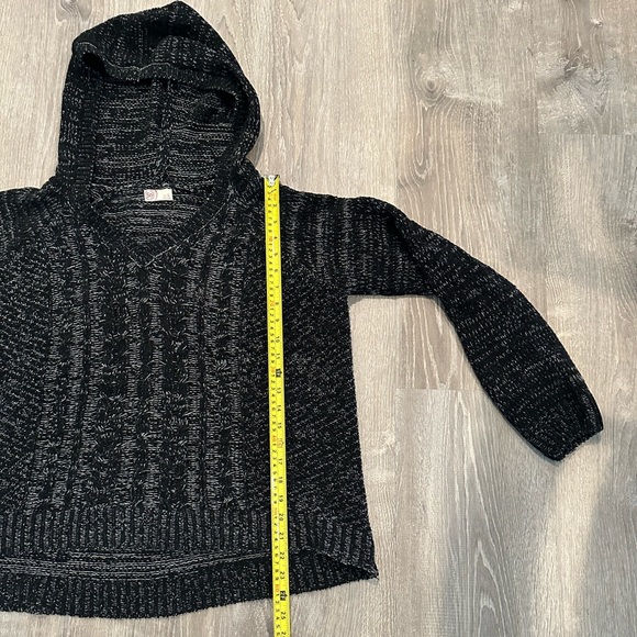 Black Hooded SO Sweater Size XL - Picture 3 of 7